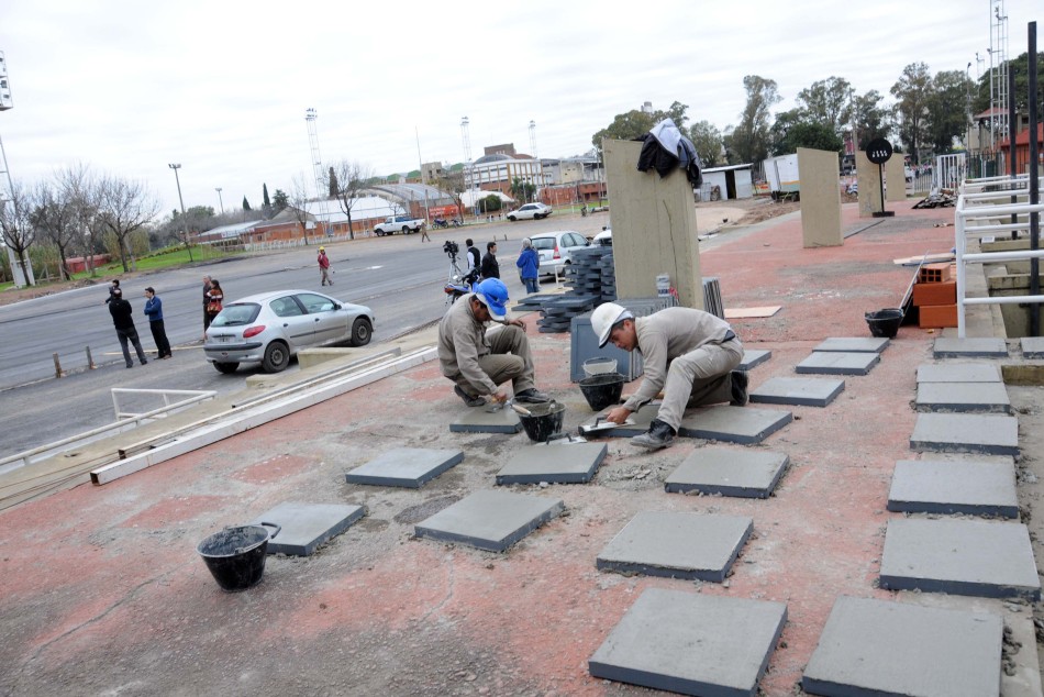 6142 | Recorrida por obras en el Patinódromo Roberto Tagliabué - Dir. Gral. de Comunicación Social (Marcelo Beltrame)