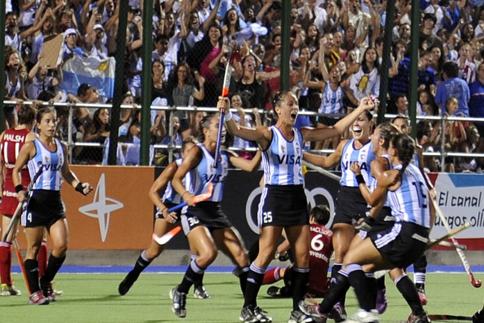 13394 | Hockey Leonas Estadio Mundial - Dir. Gral. de Comunicación Social (Silvio Moriconi)