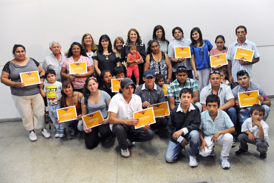 16576 | Entrega Certificados Capacitacion oficios a Carreros  - Dir. Gral. de Comunicación Social (Marcelo Beltrame)