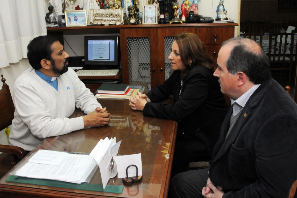 32698 | Firma de convenio Parquefield Padre Ignacio - Dir. Gral. de Comunicación Social (Silvio Moriconi)