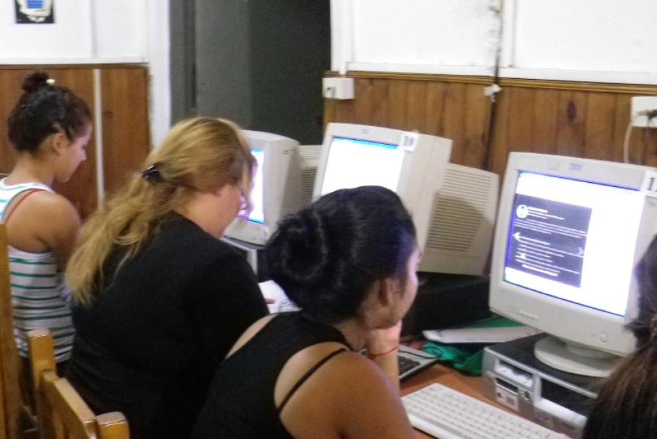 46858 | Producción registró 500 inscriptos para los cursos de capacitación On Line - Municipalidad de Rosario (archivo)