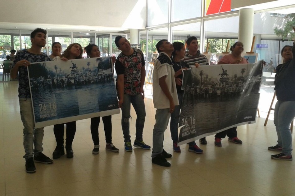 48957 | Se realizaron intervenciones urbanas por los 40 años del golpe en el CMD Noroeste - Centro Municipal Distrito Noroeste