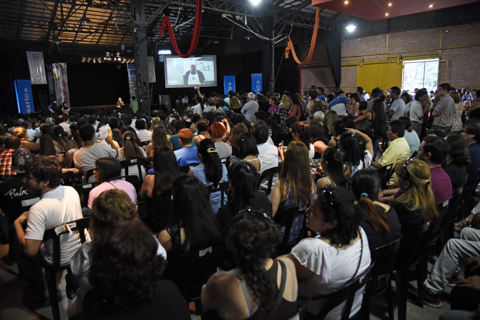 67164 | Entrega Certidicados Capacitacion Oficios  - Dir. Gral. de Comunicación Social (Marcelo Beltrame)