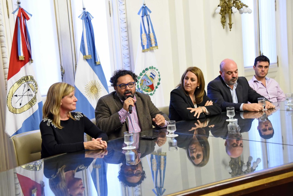 79939 | Entrega Premio Concurso Pintura Macro  - Dir. Gral. de Comunicación Social (Marcelo Beltrame)