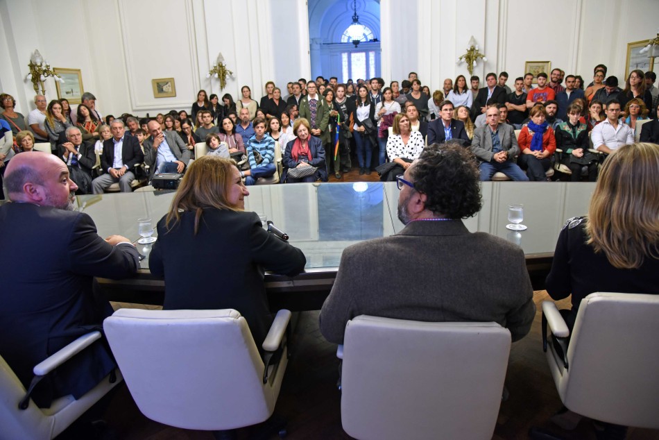 79941 | Entrega Premio Concurso Pintura Macro  - Dir. Gral. de Comunicación Social (Marcelo Beltrame)