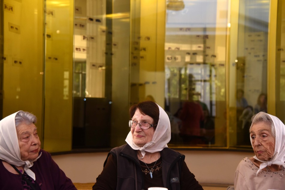 84237 | Homenaje Madres de Plaza de Mayo 40º Aniversario - Dir. Gral. de Comunicación Social (Silvio Moriconi)