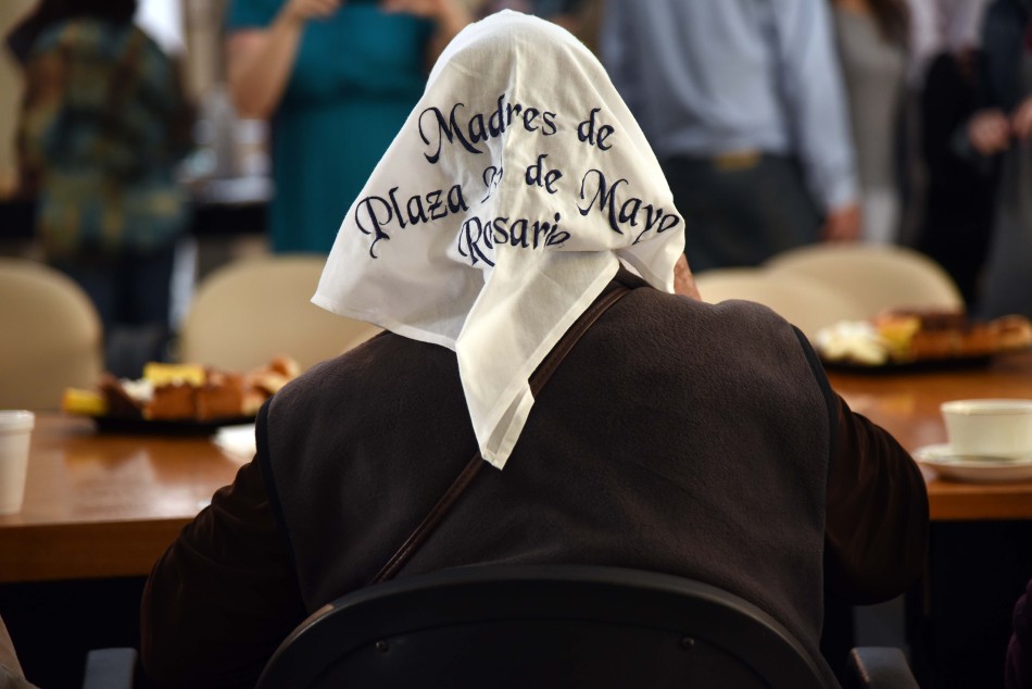 84235 | Homenaje Madres de Plaza de Mayo 40º Aniversario - Dir. Gral. de Comunicación Social (Silvio Moriconi)