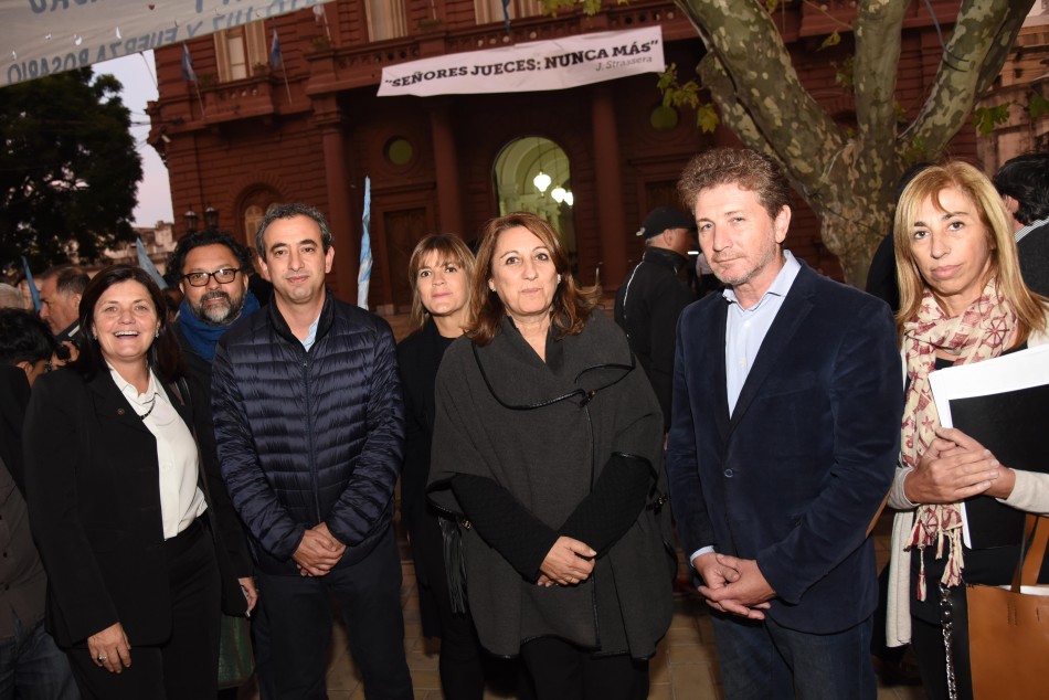 85190 | Repudio fallo 2 x1 a represores.  - Franco Trovato Fuoco / Dir Gral de Comunicación Social.