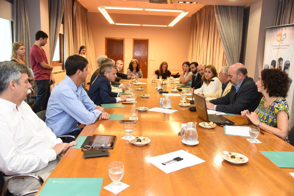 114987 | Reunión CEyS análisis proyecto doble traza puente Rosario Victoria - Dir. Gral. de Comunicación Social (Silvio Moriconi)
