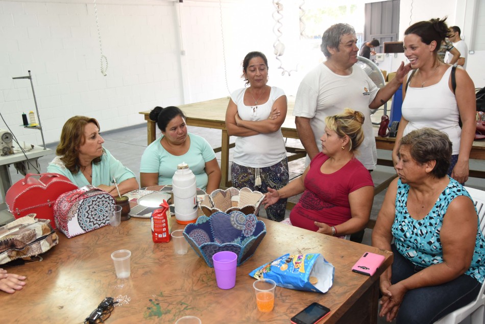 122392 | Fein recorrió el distrito Sudoeste junto a su gabinete social - Dir. Gral. de Comunicación Social (Silvio Moriconi)