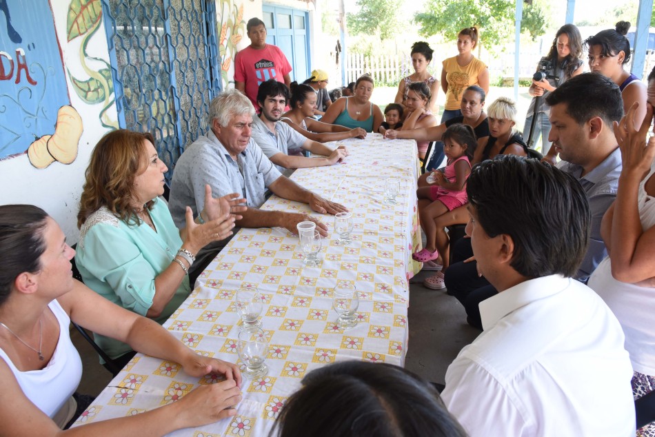 122394 | Fein recorrió el distrito Sudoeste junto a su gabinete social - Dir. Gral. de Comunicación Social (Silvio Moriconi)