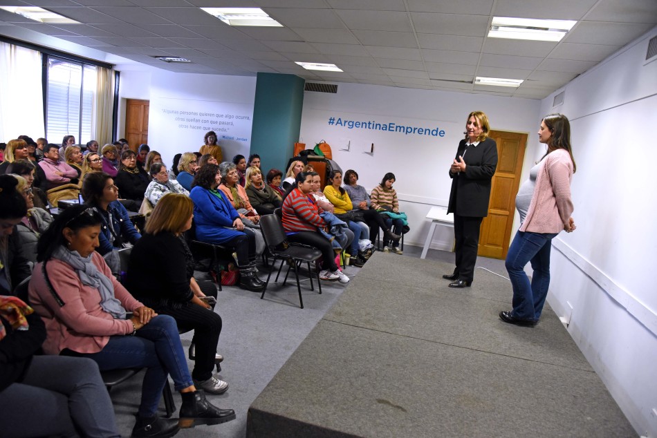 139682 | Encuentro Red de Mujeres - Dir. Gral. de Comunicación Social (Marcelo Beltrame)
