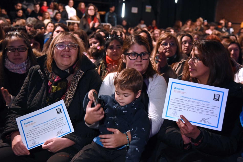 150252 | Entrega Diplomas Cursos Capacitacion Oficios  - Subsecretaría de Comunicación Social (Marcelo Beltrame)