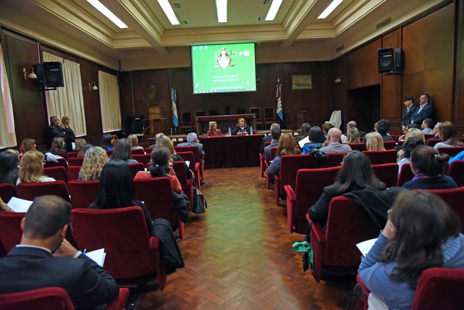 203780 | Capacitacion sobre perspectiva de genero con integrantes del poder Judicial - Subsecretaría de Comunicación Social (Marcelo Beltrame)