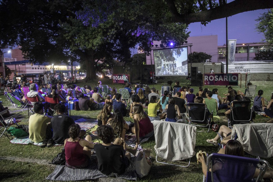 241527 | Fotos Cine a la reposera en Plaza Sargento Cabral - Sec. de Cultura y Educación (Guillermo Turin Bootello)