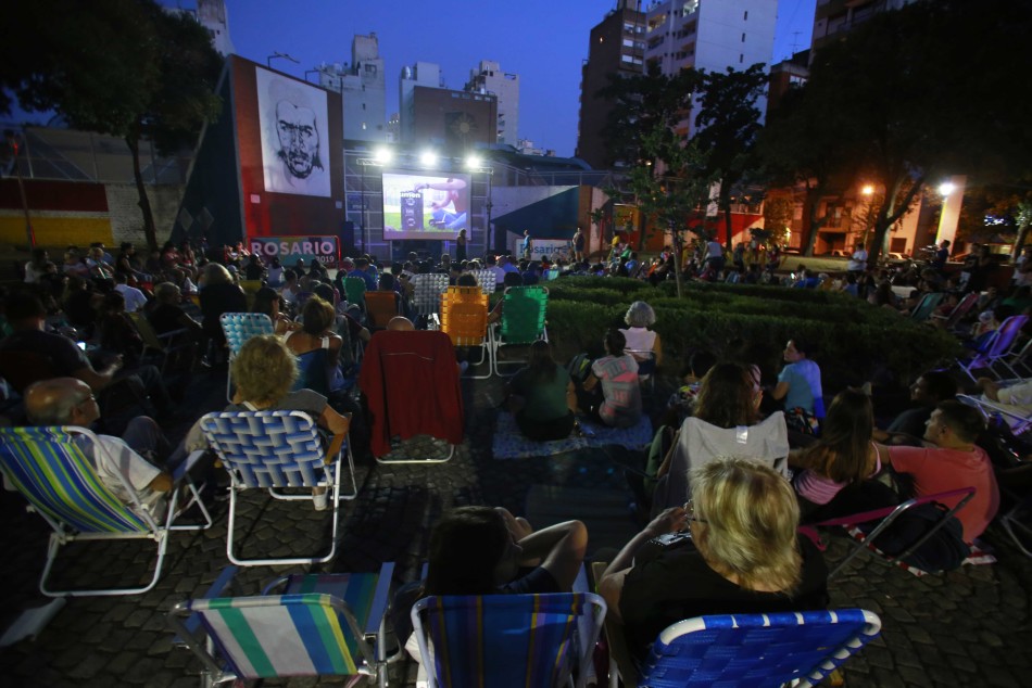 242312 | Fotos Cine a la reposera en Plaza de la Cooperación - Sec. de Cultura y Educación (Guillermo Turin Bootello)