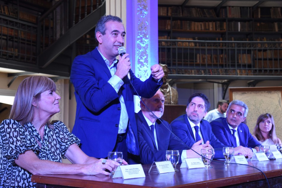 243247 | Firma de convenio Plan Nacional de Lectura - Subsecretaría de Comunicación Social (Silvio Moriconi)