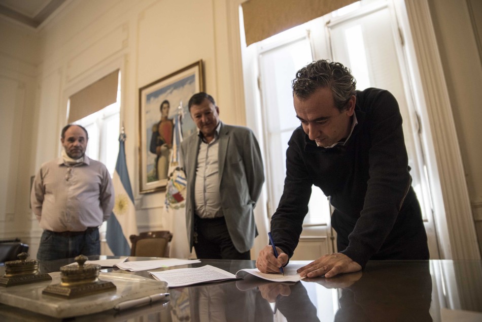 254969 | Fotos firma convenio Municipalidad y Fundación del Gran Rosario en Palacio Municipal - Sec. de Cultura y Educación (Guillermo Turin Bootello)