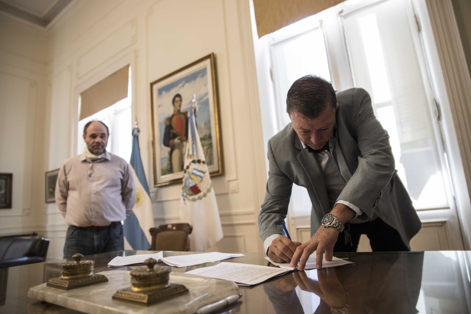 254970 | Fotos firma convenio Municipalidad y Fundación del Gran Rosario en Palacio Municipal - Sec. de Cultura y Educación (Guillermo Turin Bootello)