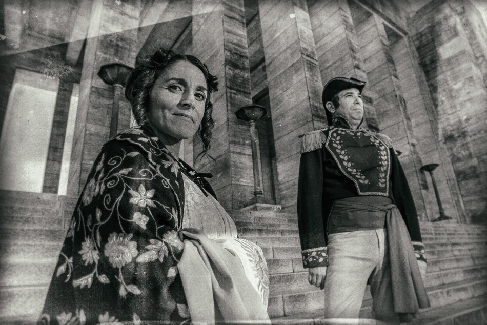 262865 | La actriz rosarina Elizabeth Cunsolo personifica a Catalina para este 20 de Junio - Municipalidad de Rosario