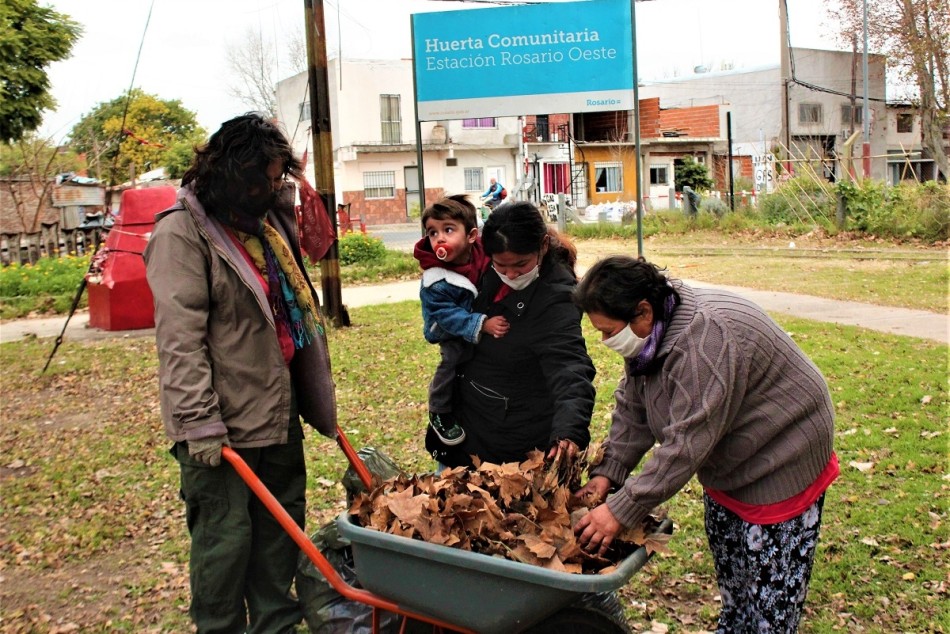 264674 | María del Carmen Albarenque, Huerta Comunitaria Estación Rosario Oeste - Mariana Terrile (Sec. Modernización y Cercanía)