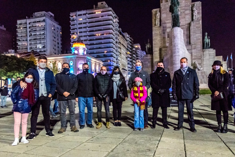 311449 | Iluminación especial Monumento a la Bandera 20 de Junio de 2021 - Subsecretaría de Comunicación Social (Marcelo Beltrame)