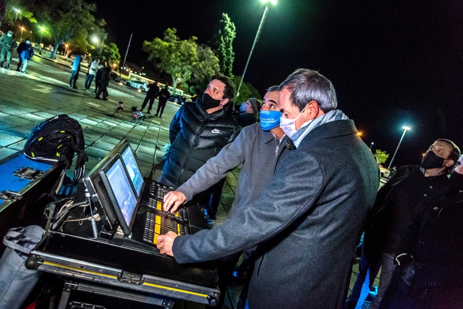 311451 | Iluminación especial Monumento a la Bandera 20 de Junio de 2021 - Subsecretaría de Comunicación Social (Marcelo Beltrame)