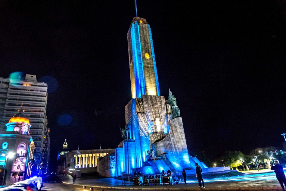 311458 | Iluminación especial Monumento a la Bandera 20 de Junio de 2021 - Subsecretaría de Comunicación Social (Marcelo Beltrame)