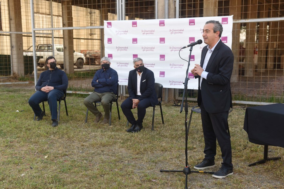 321554 | Presentación de los nuevos cursos de la Escuela de Oficios de la UNR - Subsecretaría de Comunicación Social (Silvio Moriconi)