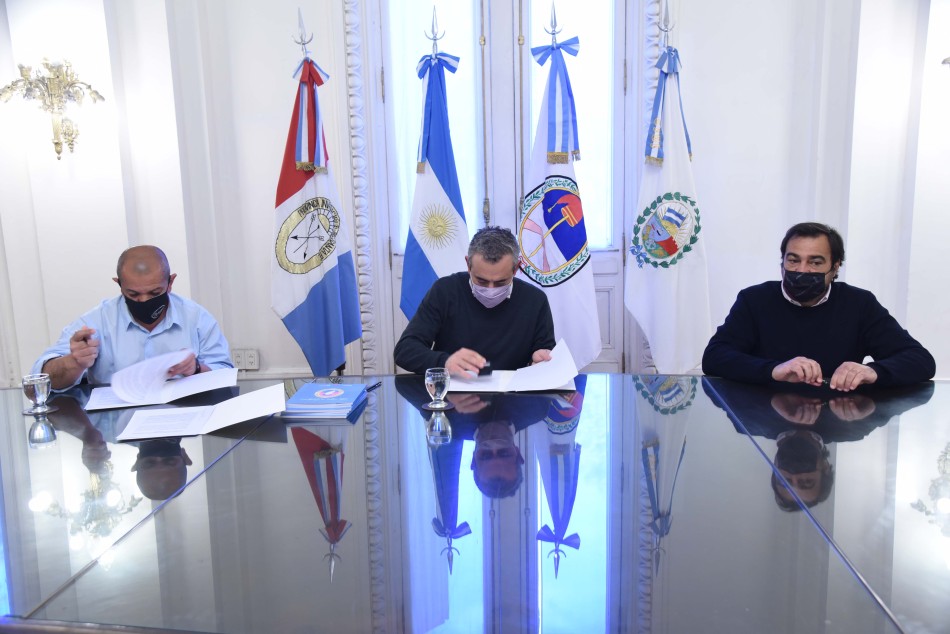 325127 | Firma de convenio con SADOP - Subsecretaría de Comunicación Social (Silvio Moriconi)