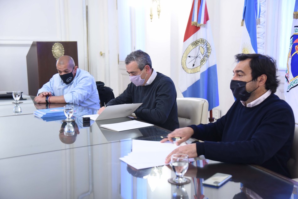 325128 | Firma de convenio con SADOP - Subsecretaría de Comunicación Social (Silvio Moriconi)