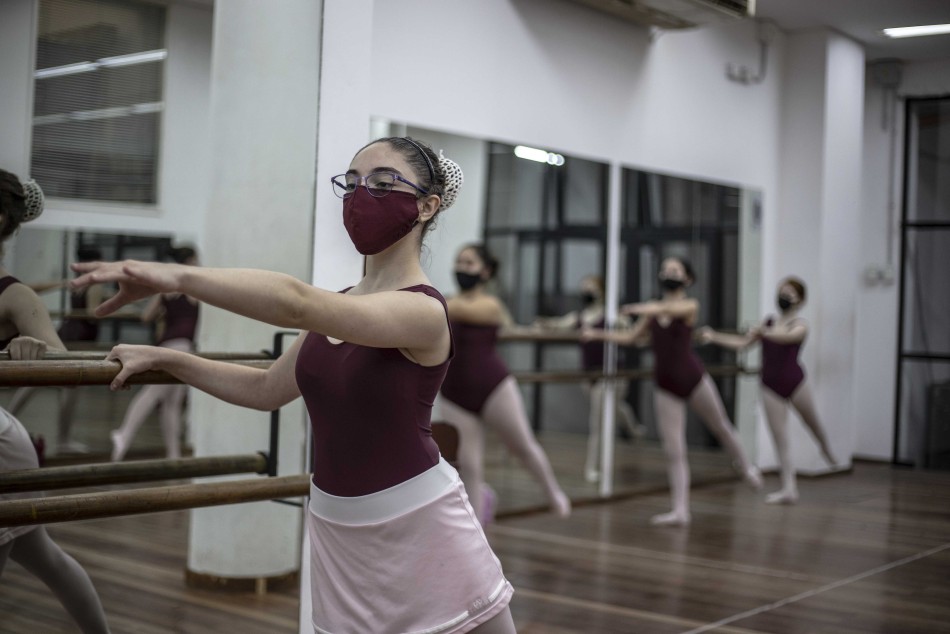 326290 | Escuela Municipal de Danzas y Arte Escénico Ernesto de Larrechea - Guillermo Turin Bootello
