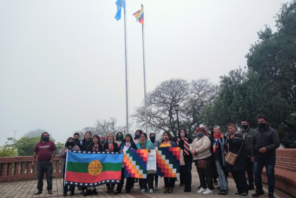 329419 | Izamiento Wiphala Día del Respeto a la Diversidad Cultural - Celina Maguna