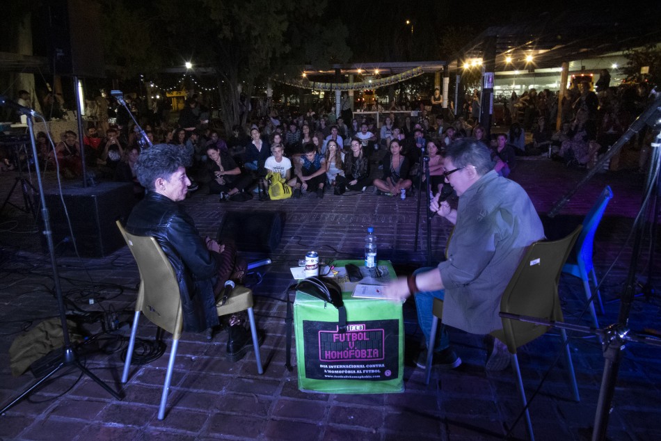 350217 | Marta Dillon presentó su primer libro de poesías  - Claudia Cagnone
