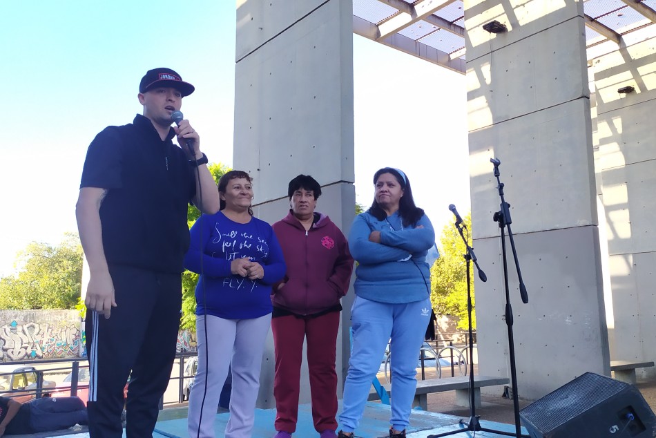 354454 | Distrito Oeste: Hip hop por la paz y la democracia - Briannflexx Rapper y madres -