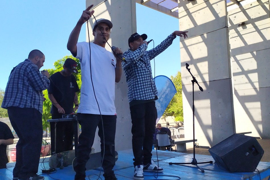 354455 | Distrito Oeste: Hip hop por la paz y la democracia - JH Rapper & Carvingroove -