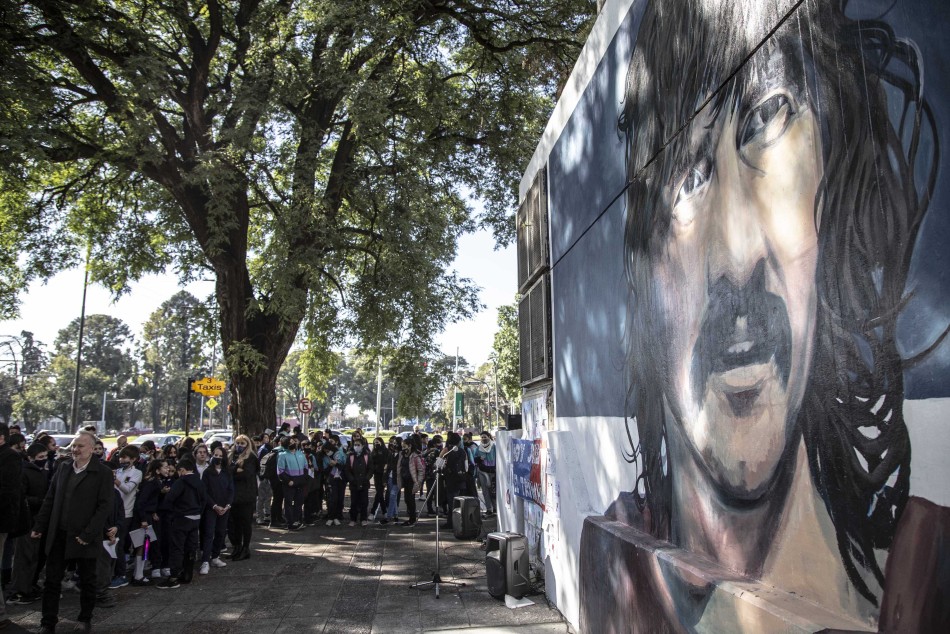 359667 | Fotos Inauguración mural homenaje a Trinche Carlovich en Provincias Unidas y Mendoza - Sec. de Cultura y Educación (Guillermo Turin Bootello)