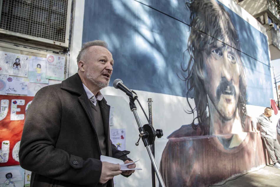 359676 | Fotos Inauguración mural homenaje a Trinche Carlovich en Provincias Unidas y Mendoza - Sec. de Cultura y Educación (Guillermo Turin Bootello)