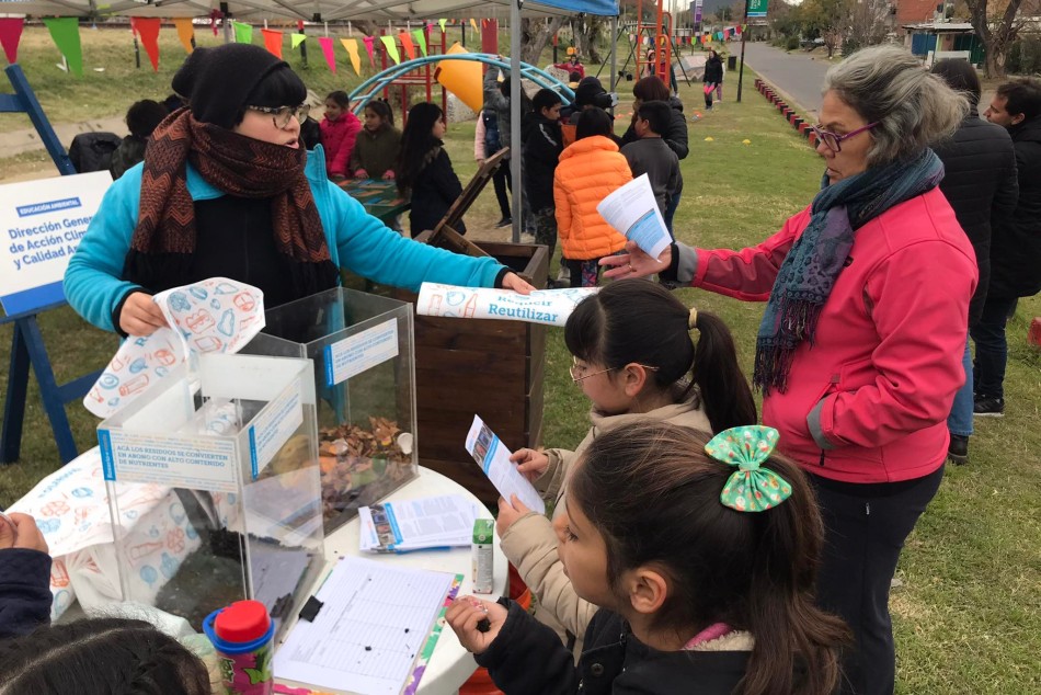 368148 | Se extendió la huerta comunitaria en barrio La Cerámica - Municipalidad de Rosario
