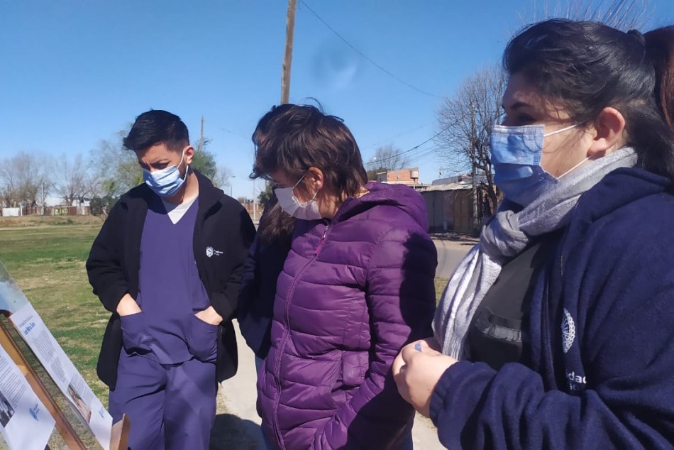 374201 | Se inauguró la señalética de las calles con nombres de mujeres que cambiaron la historia en barri -