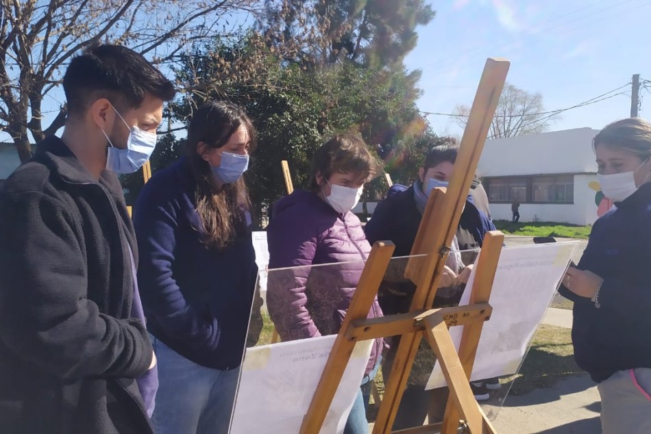 374202 | Se inauguró la señalética de las calles con nombres de mujeres que cambiaron la historia en barri -