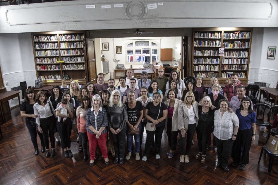 385295 | Entrega subsidios a Bibliotecas Populares en Biblioteca Popular y Escuela de la Asociación de - Sec. de Cultura y Educación (Guillermo Turin Bootello)