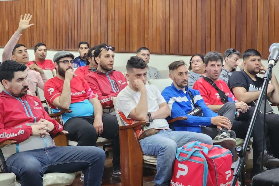 388332 | La Municipalidad capacitó a empleados de cadeterías - Secretaría de Control y Convivencia
