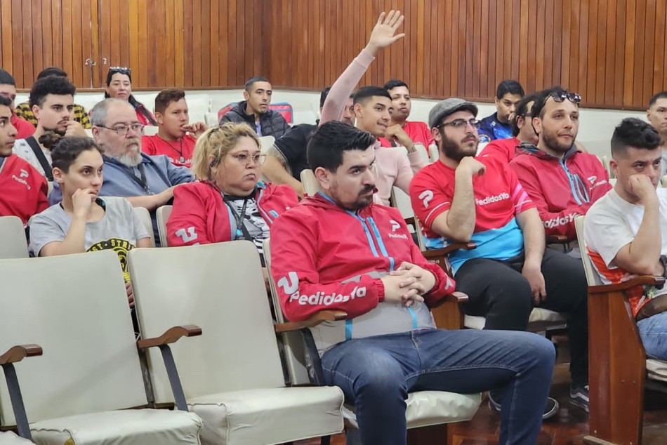 388333 | La Municipalidad capacitó a empleados de cadeterías - Secretaría de Control y Convivencia