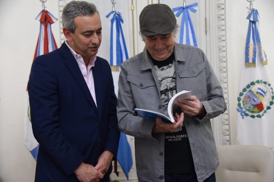 390798 | Javkin recibe a Serrat en Palacio Municipal - Subsecretaría de Comunicación Social (Marcelo Beltrame)