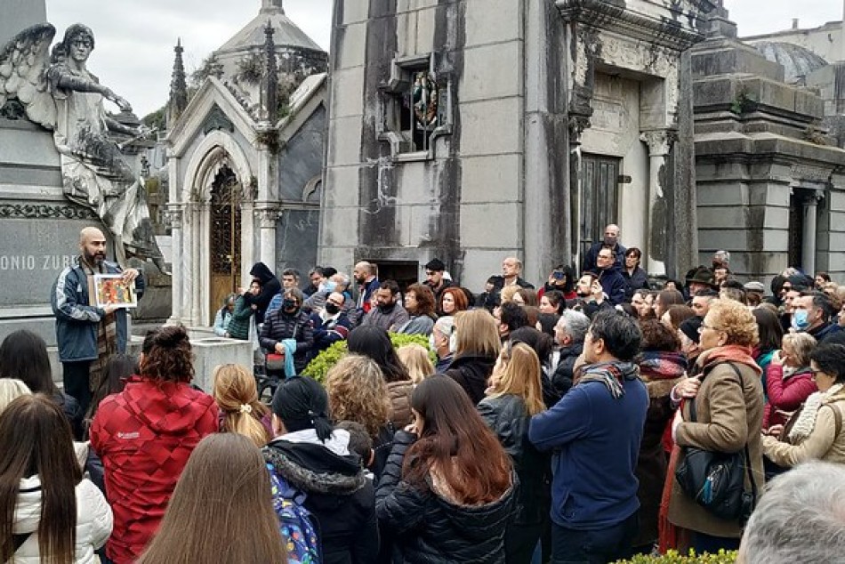 425697 | El cementerio El Salvador ofrece un nuevo recorrido guiado  - Archivo