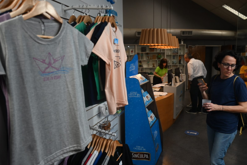 440245 | La nueva tienda de Muy Rosario en el Etur - Guillermo Buelga