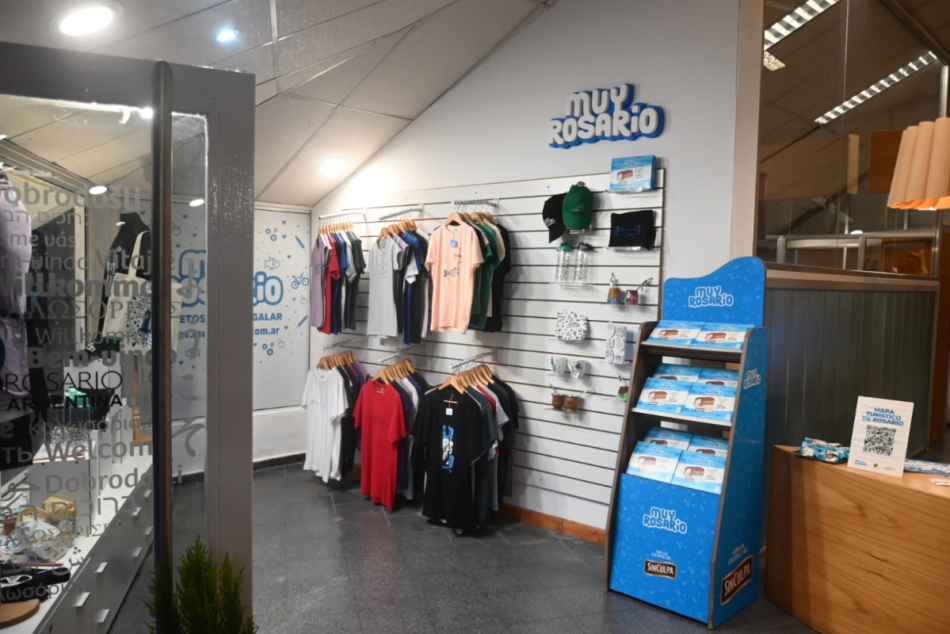 440244 | La nueva tienda de Muy Rosario en el Etur - Guillermo Buelga