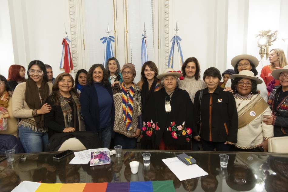 445985 |  - Claudia Cagnone