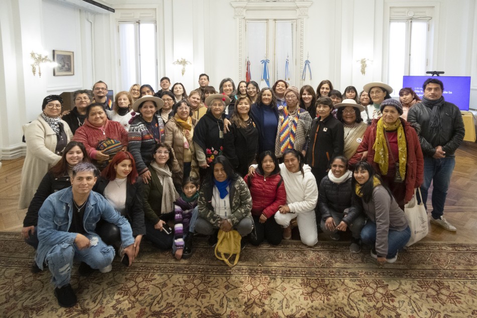 445986 |  - Claudia Cagnone